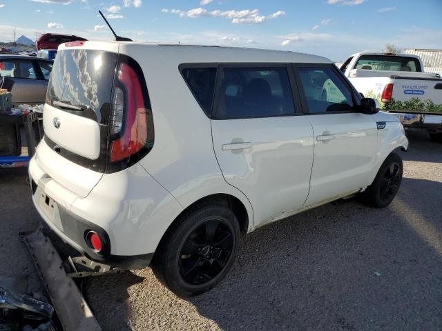 KNDJN2A25K7653838 - 2019 KIA SOUL WHITE photo 3