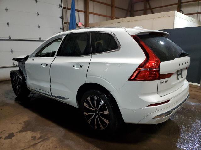 YV4L12RE9P1257406 - 2023 VOLVO XC60 PLUS WHITE photo 2