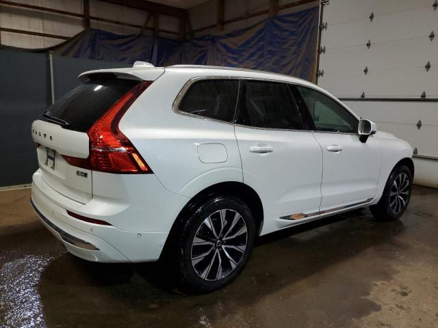 YV4L12RE9P1257406 - 2023 VOLVO XC60 PLUS WHITE photo 3