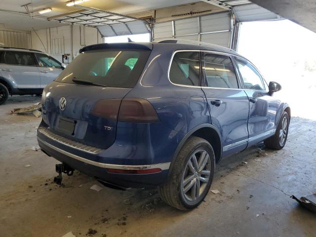 WVGEP9BP9GD004675 - 2016 VOLKSWAGEN TOUAREG TDI BLUE photo 3