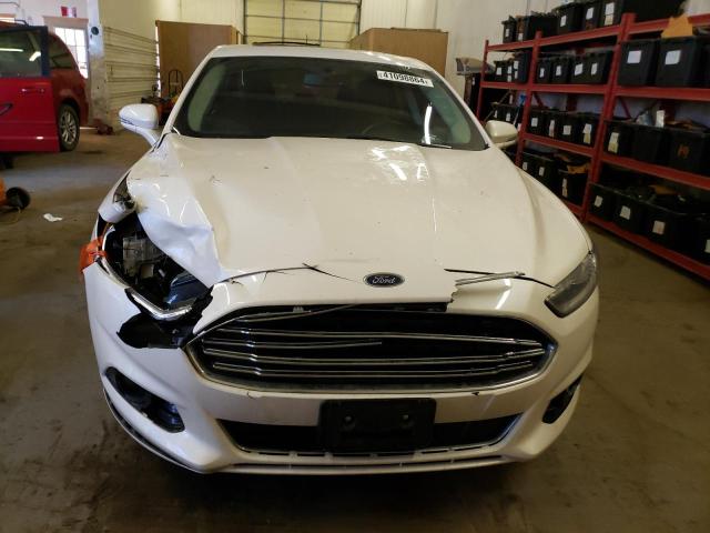 3FA6P0H91GR396481 - 2016 FORD FUSION SE WHITE photo 5