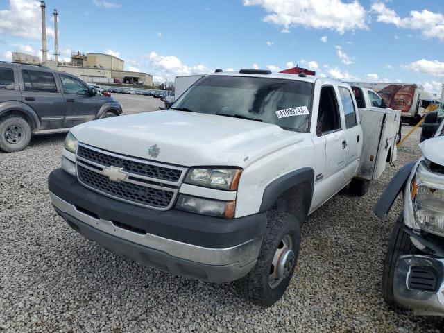 1GBJC33205F951611 - 2005 CHEVROLET SILVERADO WHITE photo 1