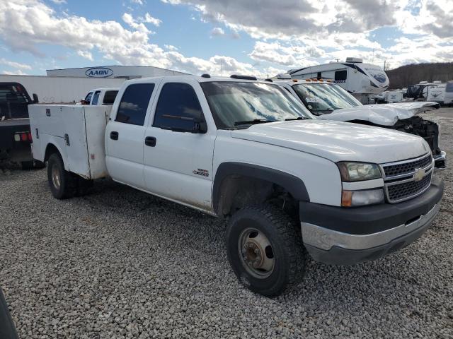 1GBJC33205F951611 - 2005 CHEVROLET SILVERADO WHITE photo 4