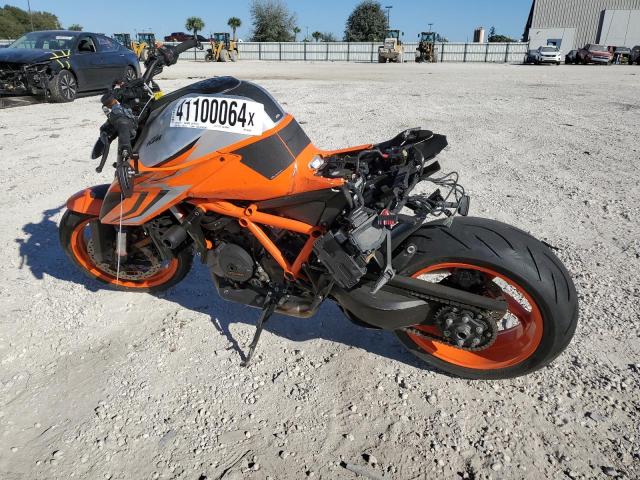 VBKV39407NM955680 - 2022 KTM 1290 SUPER DUKE R ORANGE photo 3