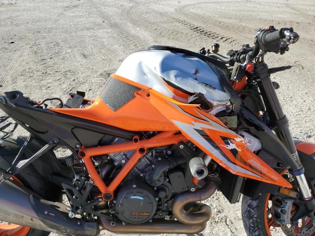 VBKV39407NM955680 - 2022 KTM 1290 SUPER DUKE R ORANGE photo 5