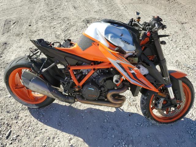 VBKV39407NM955680 - 2022 KTM 1290 SUPER DUKE R ORANGE photo 9