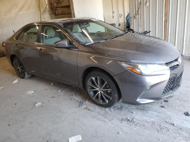 4T1BF1FK9HU359157 - 2017 TOYOTA CAMRY LE GRAY photo 4