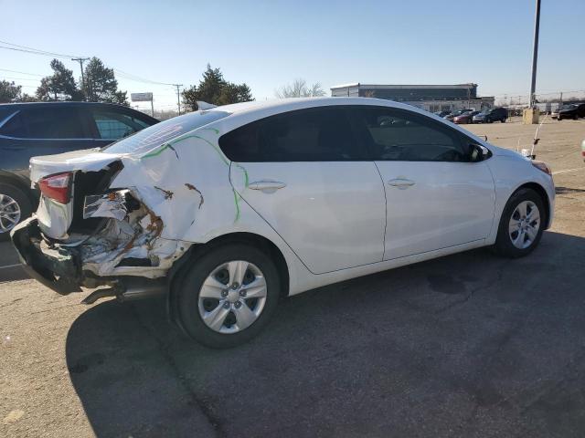 KNAFK4A62G5496167 - 2016 KIA FORTE LX WHITE photo 3