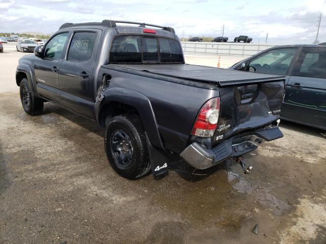 3TMLU4EN4CM097122 - 2012 TOYOTA TACOMA DOUBLE CAB GRAY photo 2