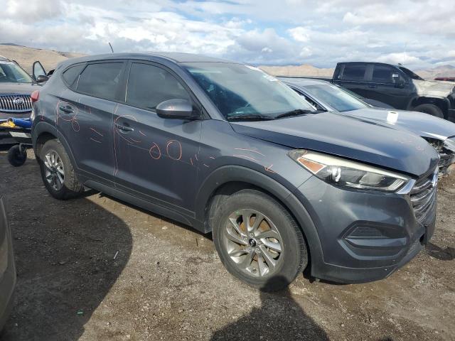 KM8J23A44HU420314 - 2017 HYUNDAI TUCSON SE GRAY photo 4