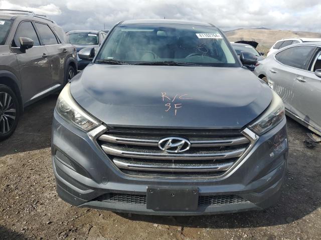 KM8J23A44HU420314 - 2017 HYUNDAI TUCSON SE GRAY photo 5