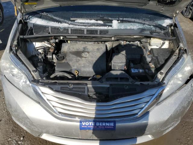 5TDKK3DC8FS538377 - 2015 TOYOTA SIENNA LE SILVER photo 12