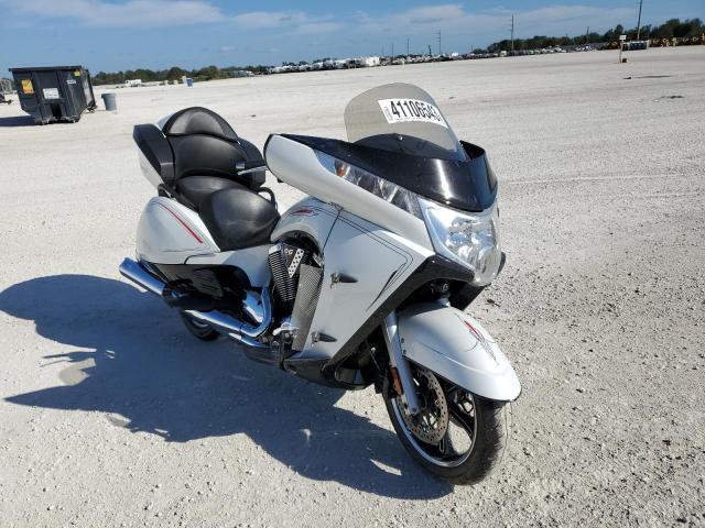 5VPSW36N2E3028112 - 2014 VICTORY MOTORCYCLES VISION TOUR WHITE photo 1