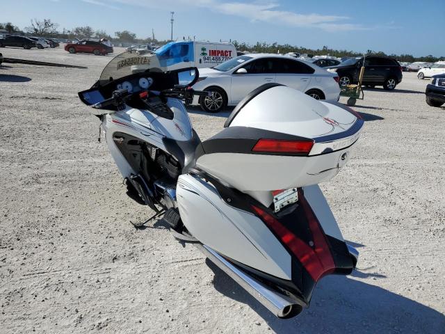 5VPSW36N2E3028112 - 2014 VICTORY MOTORCYCLES VISION TOUR WHITE photo 3
