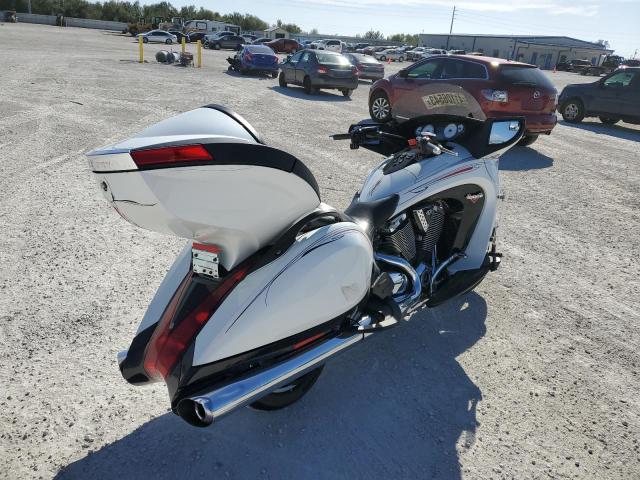5VPSW36N2E3028112 - 2014 VICTORY MOTORCYCLES VISION TOUR Beyaz fotoğraf 4