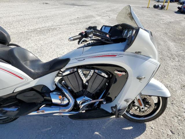 5VPSW36N2E3028112 - 2014 VICTORY MOTORCYCLES VISION TOUR WHITE photo 5