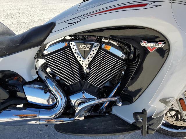 5VPSW36N2E3028112 - 2014 VICTORY MOTORCYCLES VISION TOUR WHITE photo 7
