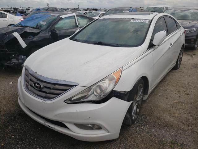 5NPEC4ACXBH127065 - 2011 HYUNDAI SONATA SE WHITE photo 2