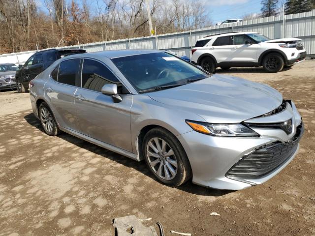 4T1B11HK5JU100666 - 2018 TOYOTA CAMRY L SILVER photo 4