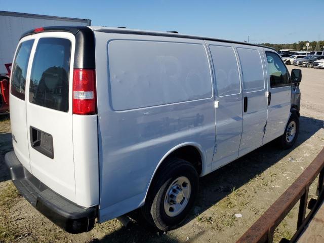 1GCWGAFG7K1191767 - 2019 CHEVROLET EXPRESS G2 WHITE photo 3