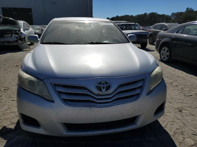 4T1BF3EK5BU145724 - 2011 TOYOTA CAMRY BASE SILVER photo 5