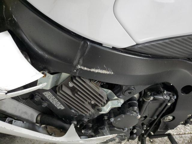 JS1GR7MA9L7101155 - 2020 SUZUKI GSX-R750 WHITE photo 10