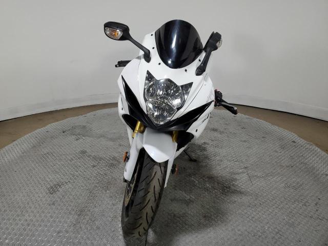 JS1GR7MA9L7101155 - 2020 SUZUKI GSX-R750 WHITE photo 2