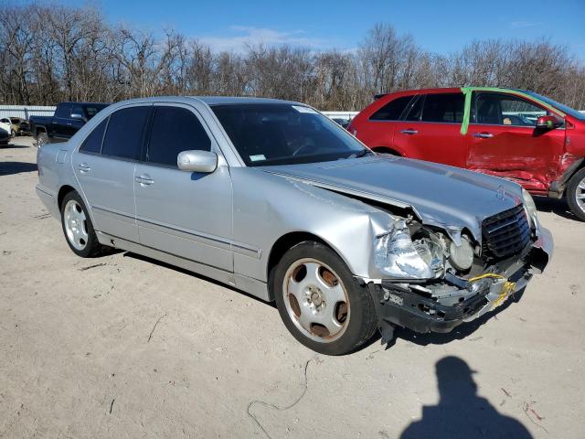 WDBJF70J01B292449 - 2001 MERCEDES-BENZ E 430 SILVER photo 4