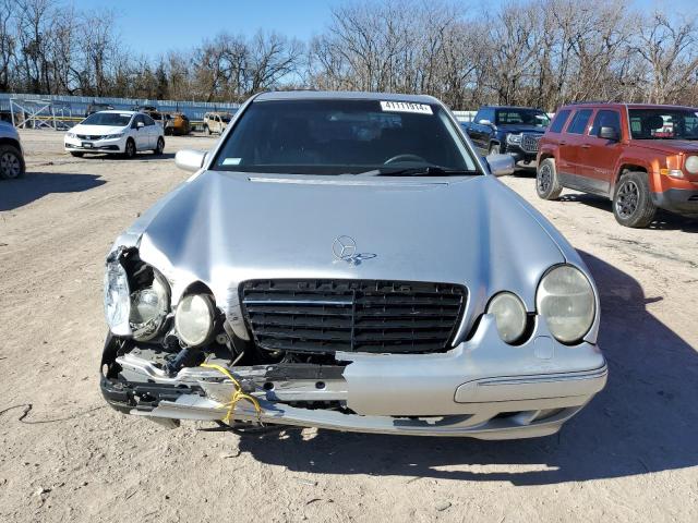 WDBJF70J01B292449 - 2001 MERCEDES-BENZ E 430 SILVER photo 5