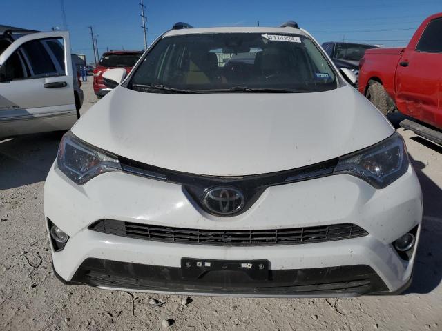 JTMWFREV4HJ717685 - 2017 TOYOTA RAV4 XLE WHITE photo 5