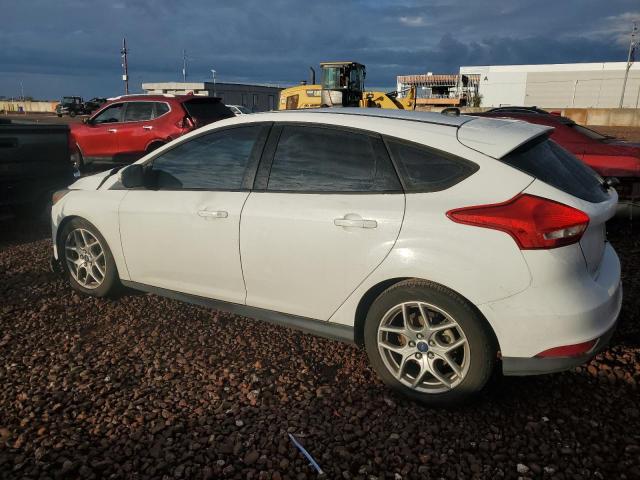 1FADP3K20FL327217 - 2015 FORD FOCUS SE WHITE photo 2