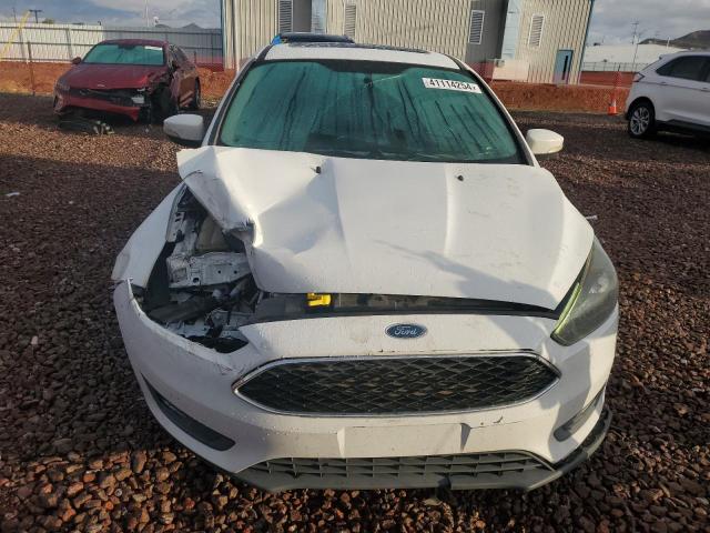 1FADP3K20FL327217 - 2015 FORD FOCUS SE WHITE photo 5