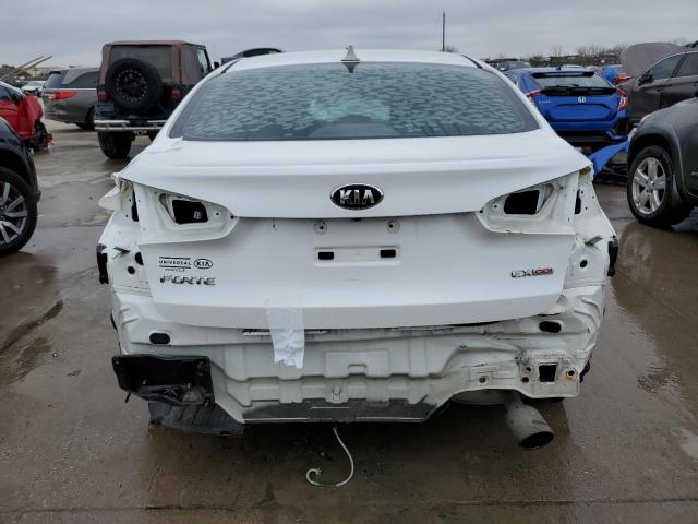 KNAFX4A87E5102646 - 2014 KIA FORTE EX WHITE photo 6