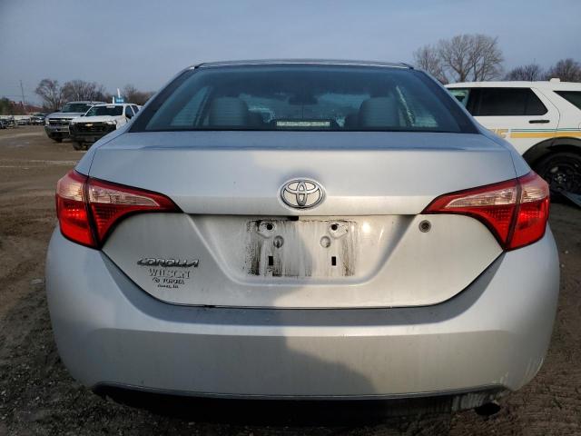 5YFBURHE6JP844682 - 2018 TOYOTA COROLLA L SILVER photo 6