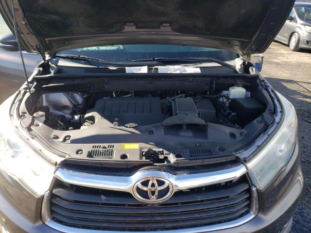 5TDJKRFHXFS145357 - 2015 TOYOTA HIGHLANDER XLE GRAY photo 12