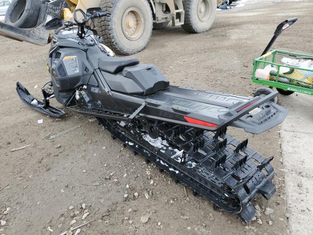 2BPSTJPE5PV000087 - 2023 SKI DOO SUMMIT BLACK photo 3