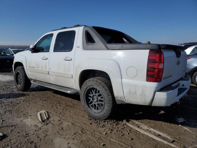 3GNTKFE39BG143015 - 2011 CHEVROLET AVALANCHE LT WHITE photo 2