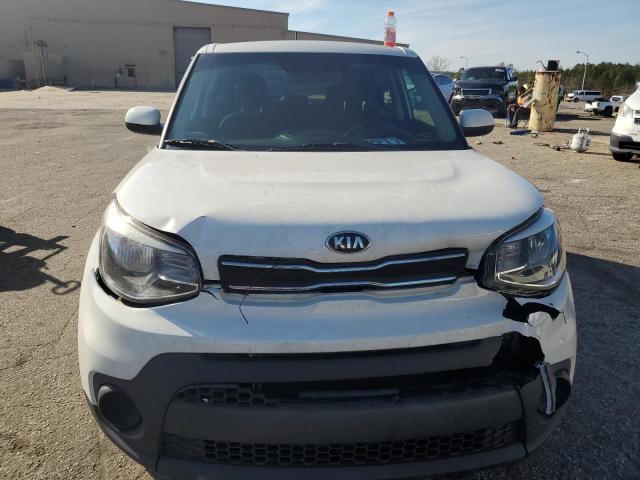 KNDJN2A25H7483747 - 2017 KIA SOUL WHITE photo 5