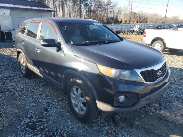 5XYKT4A15DG386851 - 2013 KIA SORENTO LX BLACK photo 4