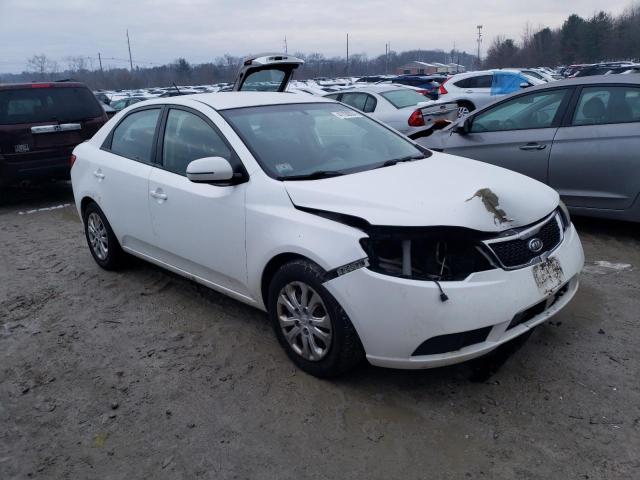 KNAFU4A2XB5381221 - 2011 KIA FORTE EX WHITE photo 4