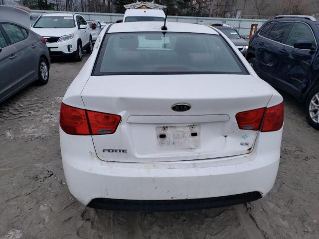 KNAFU4A2XB5381221 - 2011 KIA FORTE EX WHITE photo 6