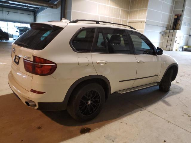 5UXZW0C59CL671097 - 2012 BMW X5 XDRIVE35D WHITE photo 3