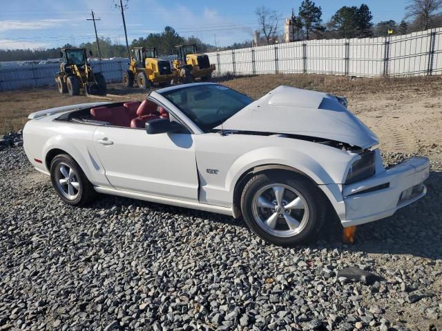 1ZVHT85H775367589 - 2007 FORD MUSTANG GT WHITE photo 1