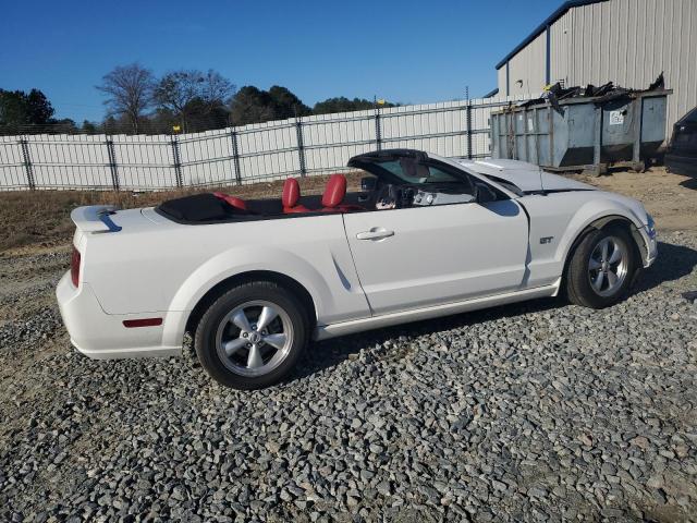 1ZVHT85H775367589 - 2007 FORD MUSTANG GT WHITE photo 3