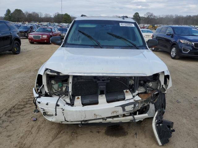 1GKDT13S062360608 - 2006 GMC ENVOY WHITE photo 5