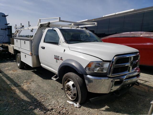 3C7WRMBL1JG103149 - 2018 RAM 5500 WHITE photo 1