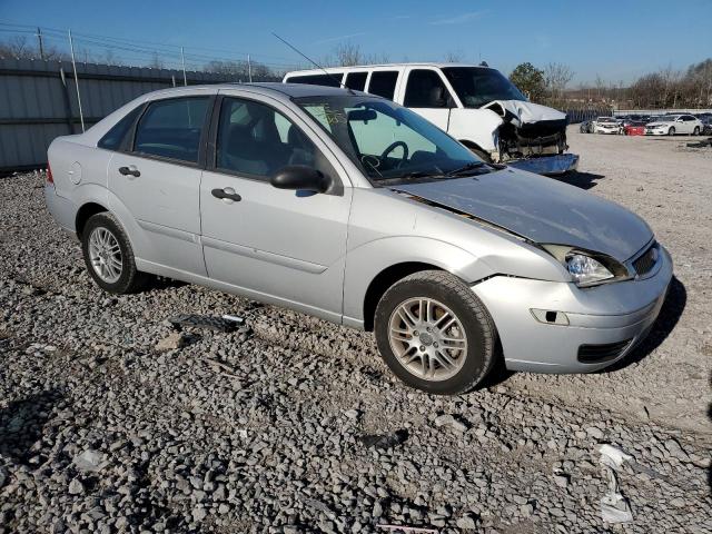 1FAFP34N97W251383 - 2007 FORD FOCUS ZX4 SILVER photo 4