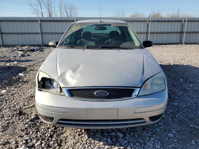 1FAFP34N97W251383 - 2007 FORD FOCUS ZX4 SILVER photo 5