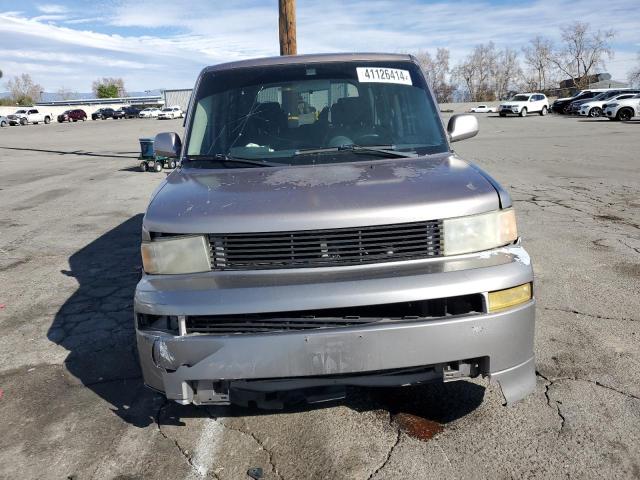 JTLKT334650215118 - 2005 TOYOTA SCION XB SILVER photo 5