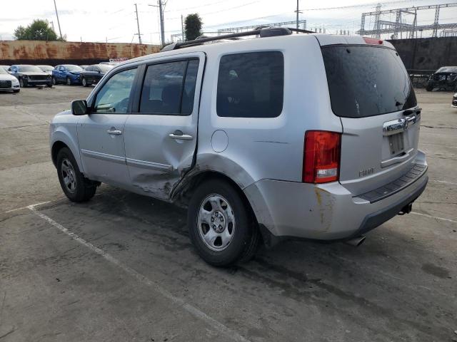 5FNYF3H25BB007698 - 2011 HONDA PILOT LX GRAY photo 2